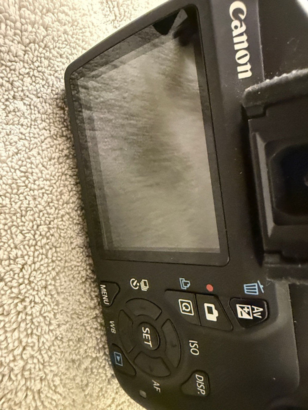 Canon EOS Rebel T3 DSLR Camera with 18-55mm Lens with case and strap. Excellent - Picture 7 of 11